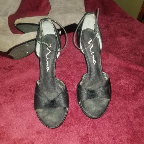 Suede boots and sandals - Picture 6 of 10